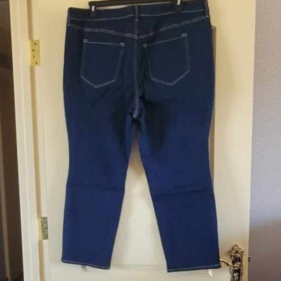 Old Navy Plus Size Jeans - Picture 6 of 6